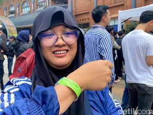 Cerita Bobotoh Antre Tiket Persib Lawan Barito