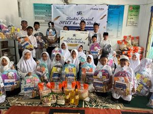 Bulog Sulselbar Beri Bantuan Beras hingga Perlengkapan Sekolah Anak Yatim