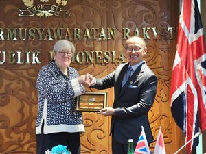 Terima Utusan Khusus Inggris, Waka MPR Jelaskan Ketahanan Energi Prabowo Terima Utusan Khusus Inggris, Waka MPR Jelaskan Ketahanan Energi Prabowo