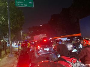 Galian Pipa di Jalan Raya Bogor Cijantung Belum Rampung, Lalin Macet