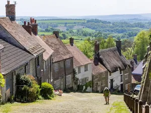 Warga di Wilayah Ini Cuma Bisa Pasrah Rumahnya Selalu Diintip Turis Warga di Wilayah Ini Cuma Bisa Pasrah Rumahnya Selalu Diintip Turis