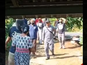 Video: Heboh Rumah Petani di Pati Dirobohkan Massa Bertopeng