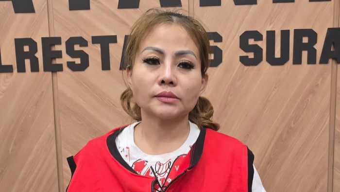 Jan Hwa Diana ditahan di Polrestabes Surabaya