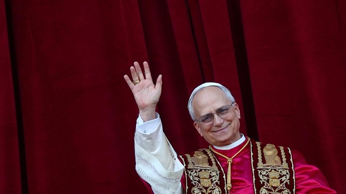 Jejak Iman Paus Leo XIV, yang Pertama dari AS Newly elected Pope Leo XIV, Cardinal Robert Prevost of the United States appears on the balcony of St. Peters Basilica, at the Vatican, May 8, 2025. REUTERS/Guglielmo Mangiapane TPX IMAGES OF THE DAY
