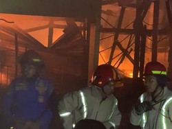 Kebakaran Pasar Mojoduwur Jombang Hanguskan 6 Kios Pedagang