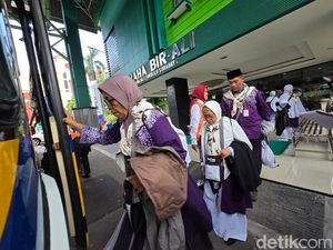 97% Visa Haji Embarkasi Surabaya Sudah Keluar, Tersisa 1.000 Lagi 97% Visa Haji Embarkasi Surabaya Sudah Keluar, Tersisa 1.000 Lagi