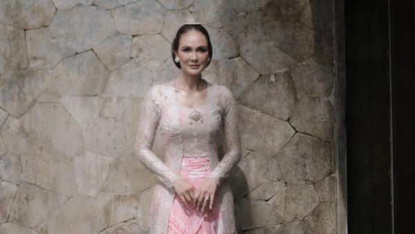 Foto Luna Maya Cantik Manglingi Pakai 3 Kebaya, Siraman Hingga Akad Nikah
