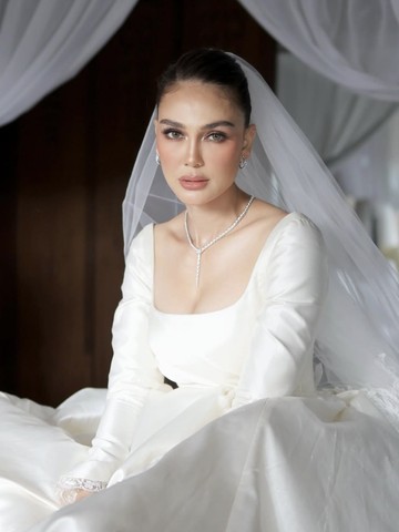 4 Lipstik yang Dipakai Luna Maya Hingga Shenina Cinnamon saat Menikah