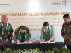 Kemenkop dan Kemenpar Teken MoU Penguatan Sektor Pariwisata via Koperasi