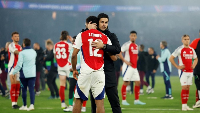Mikel Arteta FILE PHOTO: Soccer Football - Champions League - Semi Final - Second Leg - Paris St Germain v Arsenal - Parc des Princes, Paris, France - May 7, 2025 Arsenals Jurrien Timber and manager Mikel Arteta look dejected after the match Action Images via Reuters/Peter Cziborra/File Photo