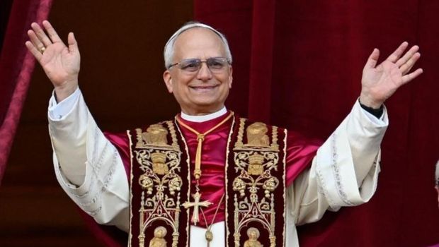 Momen Pelantikan Paus Leo XIV