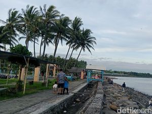 Warung-warung di Pantai Labuhan Haji Jadi Tempat Mabuk dan Mesum Warung-warung di Pantai Labuhan Haji Jadi Tempat Mabuk dan Mesum