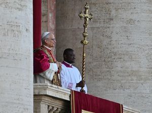 Paus Leo XIV  Paus Pertama Asal Amerika Serikat Paus Leo XIV  Paus Pertama Asal Amerika Serikat