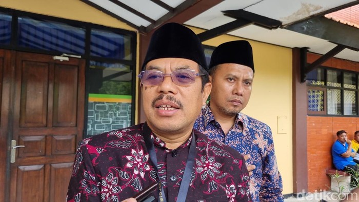 Pelaksana Harian (Plh) Sekretaris PPIH Embarkasi Surabaya Sugiyo Penghematan Kuota Haji 2026