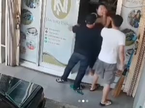 Geger Pemobil Ngamuk Ditegur Parkir Liar di Salon, Ending-nya Damai Geger Pemobil Ngamuk Ditegur Parkir Liar di Salon, Ending-nya Damai