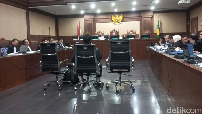 Penyidik KPK AKBP Rossa Purbo Bekti dihadirkan selaku saksi permasalahan perintangan penyidikan dengan terdakwa Hasto Kristiyanto di Pengadilan Tipikor Jakarta (Mulia/detikcom) Penyidik KPK AKBP Rossa Purbo Bekti dihadirkan selaku saksi permasalahan perintangan penyidikan dengan terdakwa Hasto Kristiyanto di Pengadilan Tipikor Jakarta (Mulia/detikcom)