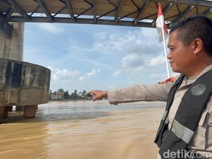 Potret Fender Jembatan Gentala Arasy Usai Ditabrak Tongkang Batu Bara Potret Fender Jembatan Gentala Arasy Usai Ditabrak Tongkang Batu Bara