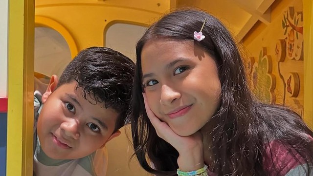 Update Informasi Selebriti InsertLive : Bangganya Prince Poetiray & Quinn Salman Usai Lagu 'Selalu Ada di Nadimu' Viral