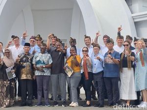 Promosi Pariwisata NTB, 28 Dubes Jalan-jalan ke Eks Pelabuhan Ampenan Promosi Pariwisata NTB, 28 Dubes Jalan-jalan ke Eks Pelabuhan Ampenan