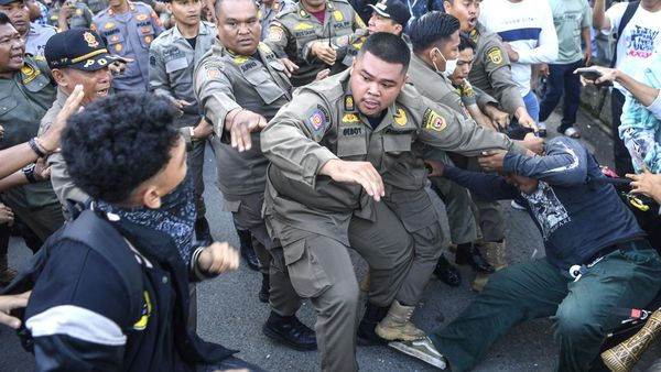 Kericuhan Warnai Relokasi Pedagang Pasar Subuh di Samarinda