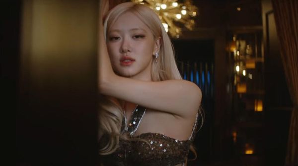 Pesona 10/10 Rose di MV Messy