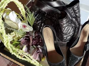 10 Foto Seserahan Pernikahan Luna Maya-Maxime Bouttier, Serba Mewah 10 Foto Seserahan Pernikahan Luna Maya-Maxime Bouttier, Serba Mewah