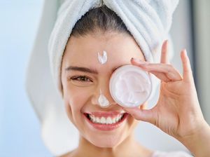 Apa Saja Basic Skincare? Begini Panduannya Sesuai Jenis Kulit Apa Saja Basic Skincare? Begini Panduannya Sesuai Jenis Kulit