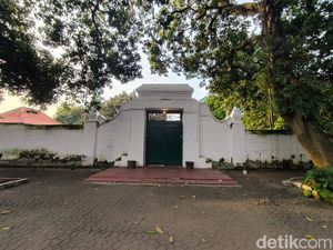 Meresapi Wisata Keraton Kacirebonan Bermodal Rp 100 Ribu Meresapi Wisata Keraton Kacirebonan Bermodal Rp 100 Ribu