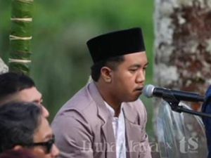 Rianto, Pria Lombok Tengah yang Jadi Qori di Nikahan Luna Maya-Maxime Bouttier Rianto, Pria Lombok Tengah yang Jadi Qori di Nikahan Luna Maya-Maxime Bouttier