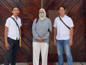 Tersangka Korupsi PNPM Tulungagung Rp 8 Miliar Kini Ditahan Tersangka Korupsi PNPM Tulungagung Rp 8 Miliar Kini Ditahan