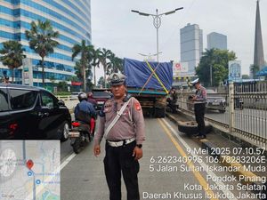 Truk Gangguan di Underpass Pondok Indah Arah Gandaria, Lalin Padat