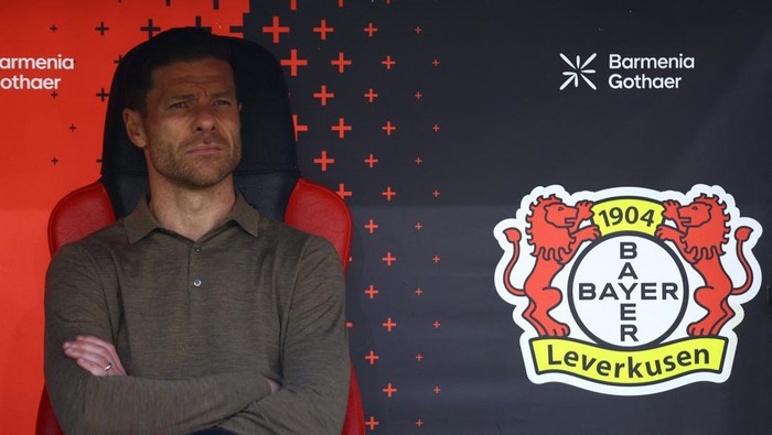 Soccer Football - Bundesliga - Bayer Leverkusen v FC Augsburg - BayArena, Leverkusen, Germany - April 26, 2025 Bayer Leverkusen coach Xabi Alonso is seen at the stadium before the match REUTERS/Thilo Schmuelgen DFL REGULATIONS PROHIBIT ANY USE OF PHOTOGRAPHS AS IMAGE SEQUENCES AND/OR QUASI-VIDEO.