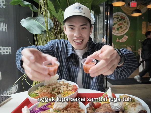 YouTuber Indonesia Cicip Gado-gado dan Ikan Bakar di New York