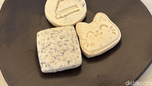 Gemasnya Sable Cookies Bentuk Kucing Maneki Neko di Toko Kue Mungil