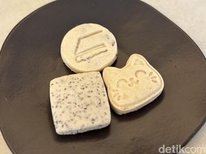 Gemasnya Sable Cookies Bentuk Kucing Maneki Neko di Toko Kue Mungil Gemasnya Sable Cookies Bentuk Kucing Maneki Neko di Toko Kue Mungil