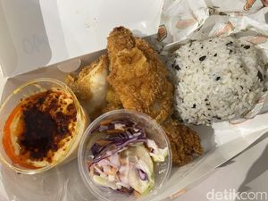 Begini Kenikmatan Chicken Tender dengan Saus Spesial yang Antre 1 Jam!