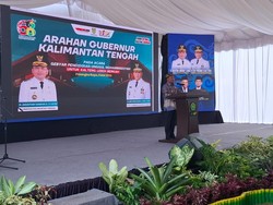 Gubernur Kalteng Pamer Kuliah Gratis-Digitalisasi di Depan Mendikdasmen