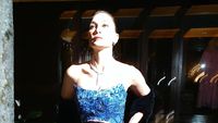 Detail Gaun Pengantin Luna Maya dengan Lukisan Ayahnya, Uut Bambang Sugeng