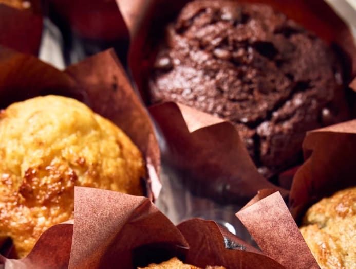 Meski Tak Untung Banyak, Lansia Ini Tetap Semangat Jualan Muffin Premium