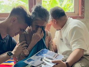 Bantuan Mengalir untuk Nenek Asyah usai Dianiaya-Dituduh Culik Anak Bantuan Mengalir untuk Nenek Asyah usai Dianiaya-Dituduh Culik Anak