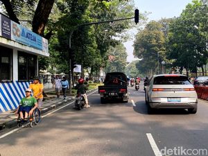 Libur Panjang, Lalu Lintas di Kota Bandung Ramai Lancar Libur Panjang, Lalu Lintas di Kota Bandung Ramai Lancar