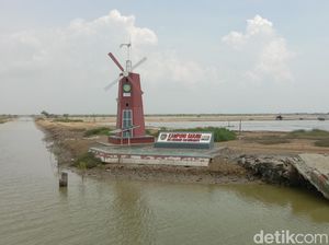 Melihat Kampung Garam Losarang Indramayu yang Masih Tidur Melihat Kampung Garam Losarang Indramayu yang Masih Tidur