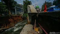 Ada Turap Kali di Depok Masih Terlihat Amblas, Ini Fotonya