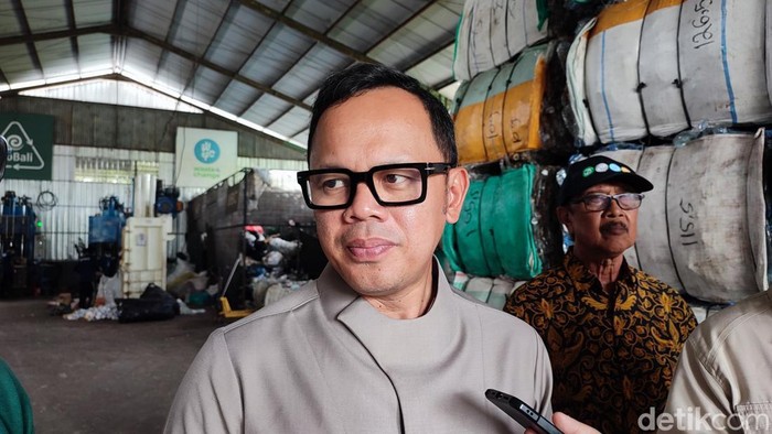 Wamendagri Bima Arya Sugiarto dikala dijumpai detikBali di EcoBali Kerobokan, Badung, Bali pada Sabtu (10/5/2025). Wamendagri Bima Arya Sugiarto dikala dijumpai detikBali di EcoBali Kerobokan, Badung, Bali pada Sabtu (10/5/2025).