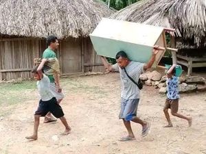 55 Rumah di TTS Hancur Tertimbun Longsor, Warga Mengungsi ke Desa Tetangga 55 Rumah di TTS Hancur Tertimbun Longsor, Warga Mengungsi ke Desa Tetangga