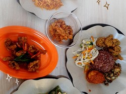 Video: Warung Rames-an dengan Opsi 100 Menu di Dalam Apartemen Green Pramuka