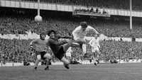Jauh sebelumnya, final sesama tim Inggris terjadi juga pada tahun 1972. Wolverhampton Wanderers vs Tottenham Hotspur tersaji di final UEFA Cup. (Foto: PA Images via Getty Images)