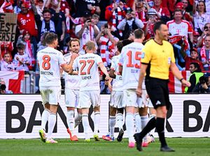 Turunkan Tim Terbaik, Bayern Munich Hajar Gladbach 2-0 Turunkan Tim Terbaik, Bayern Munich Hajar Gladbach 2-0