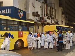 Bus Shalawat Siap Layani Jemaah Haji Indonesia 24 Jam di Makkah