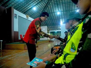 Video: Pendapat Kak Seto Seusai Lihat Kondisi Siswa di Barak Militer Jabar Video: Pendapat Kak Seto Seusai Lihat Kondisi Siswa di Barak Militer Jabar